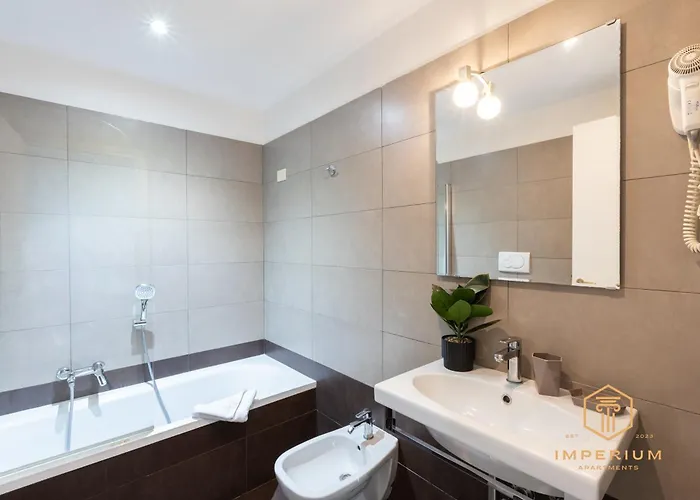 Imperium Vatican - 3 Pvt Suites, Pvt Bathrooms, A-c, 2 Steps From Vatican 4*