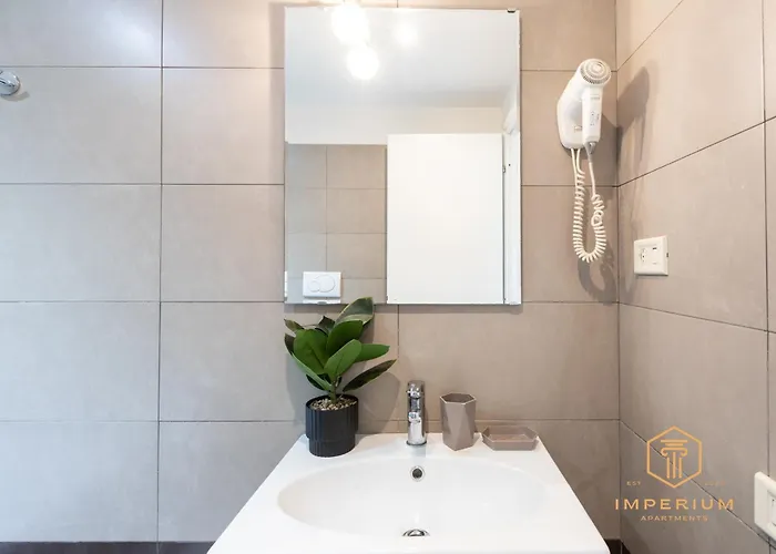 Imperium Vatican - 3 Pvt Suites, Pvt Bathrooms, A-c, 2 Steps From Vatican